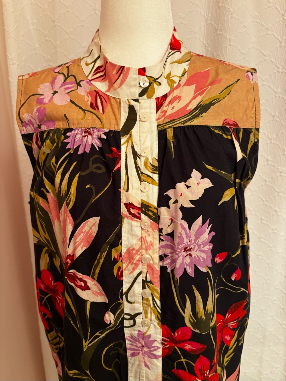 VENUS Black Floral Sleeveless Button-Front Blouse with Pink and Red Accents